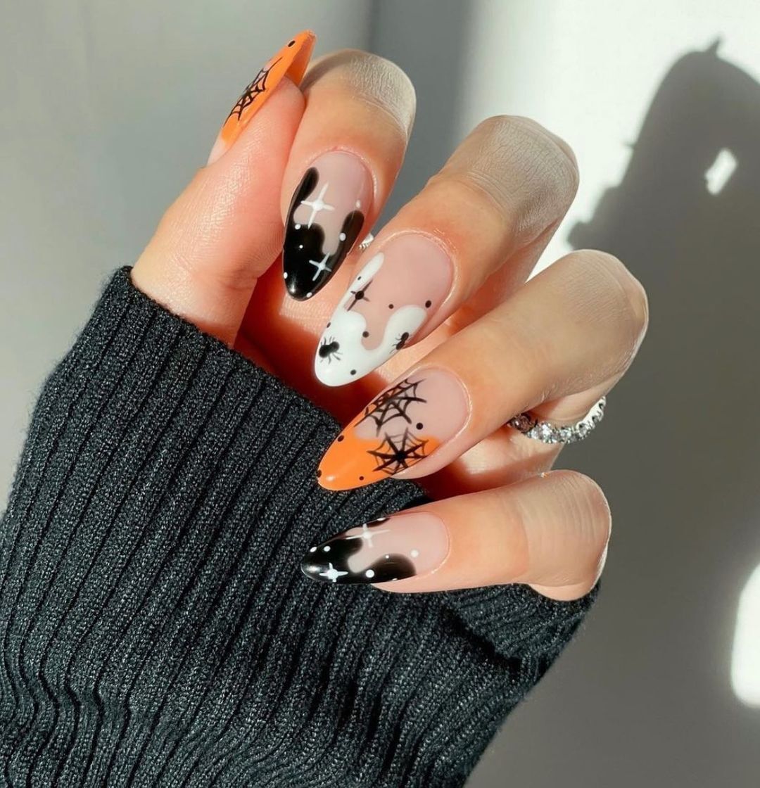 7 Hauntingly Gorgeous Halloween Nail Designs - Le Mini Macaron