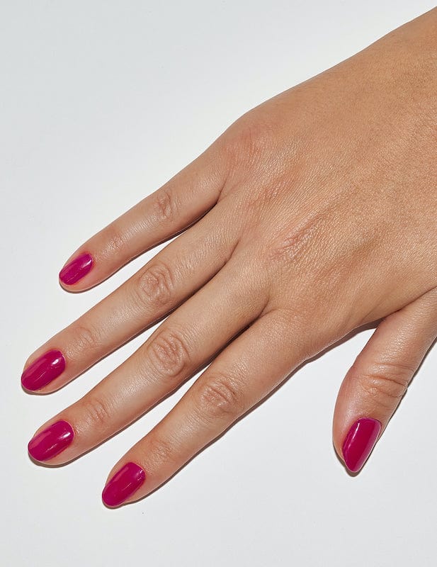 Le Mini Macaron-Bisous Magenta Color-Gel Nail Polish Usage-Light Skintone