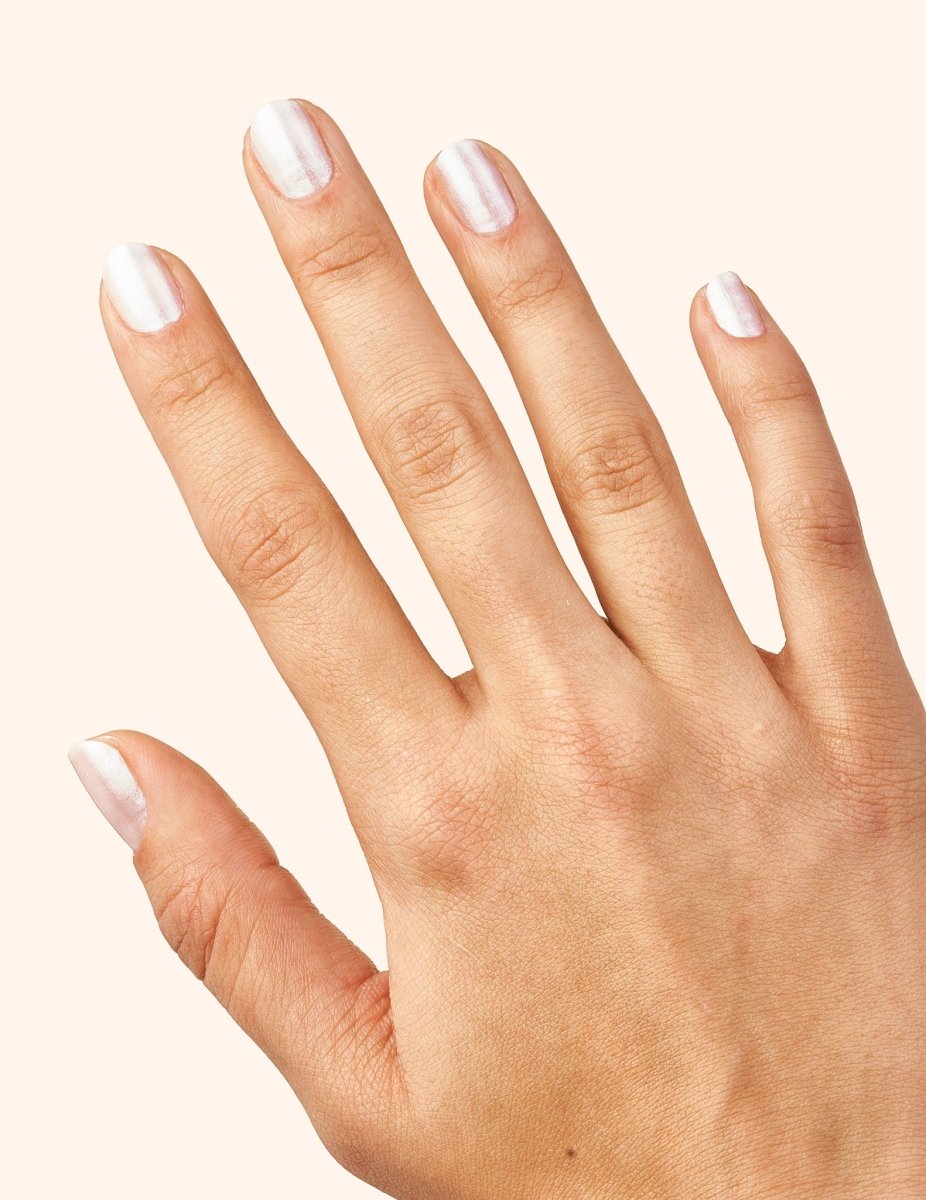 Le Sweet - Satin Pearl Top Coat - Nail Polish Color